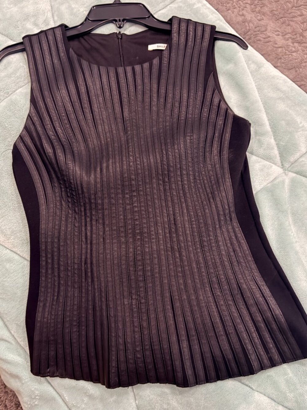 Bailey 44 sleeveless mixed-media top sized M great condition